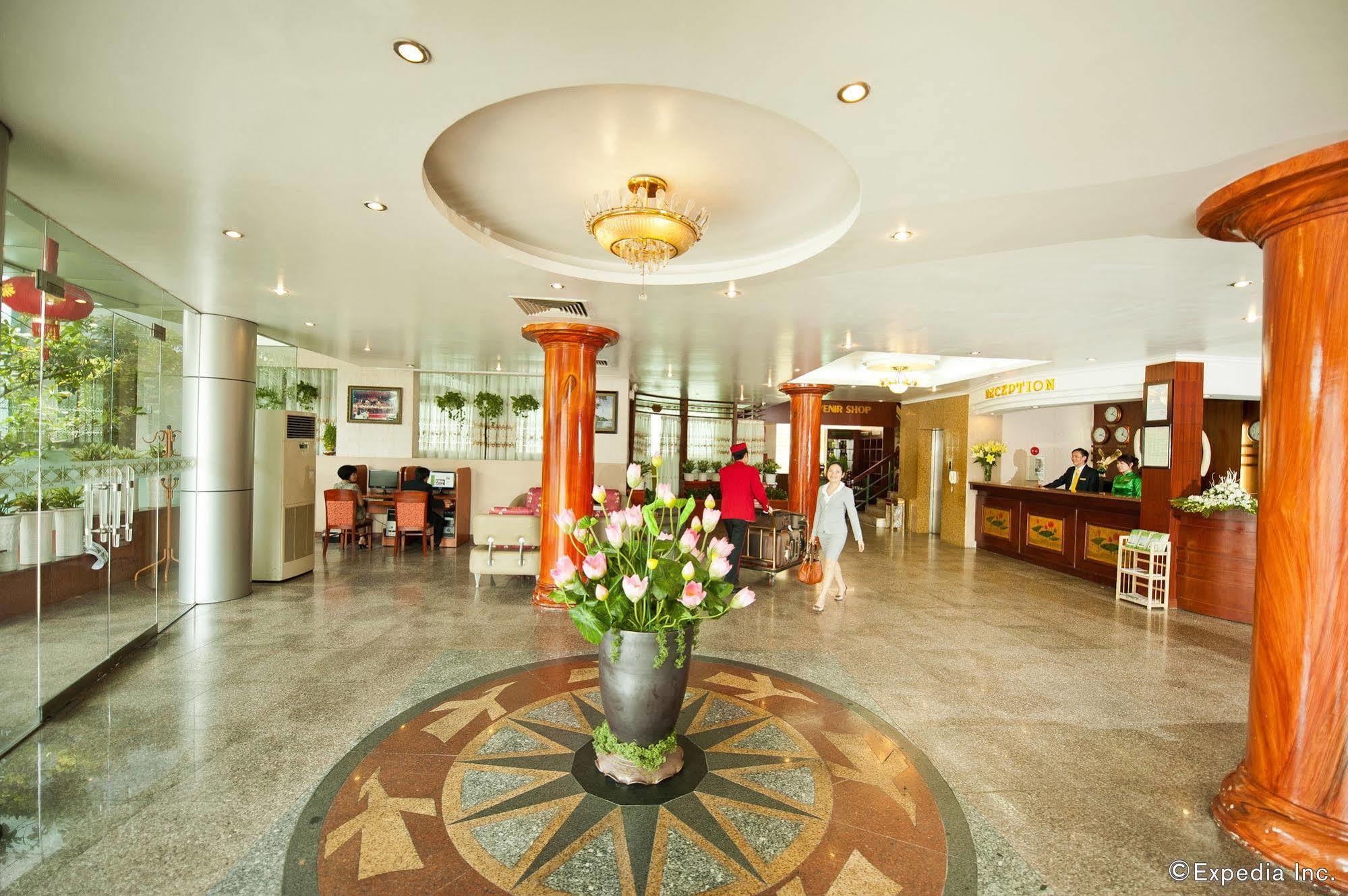 Muong Thanh Vinh Hotel Exterior foto
